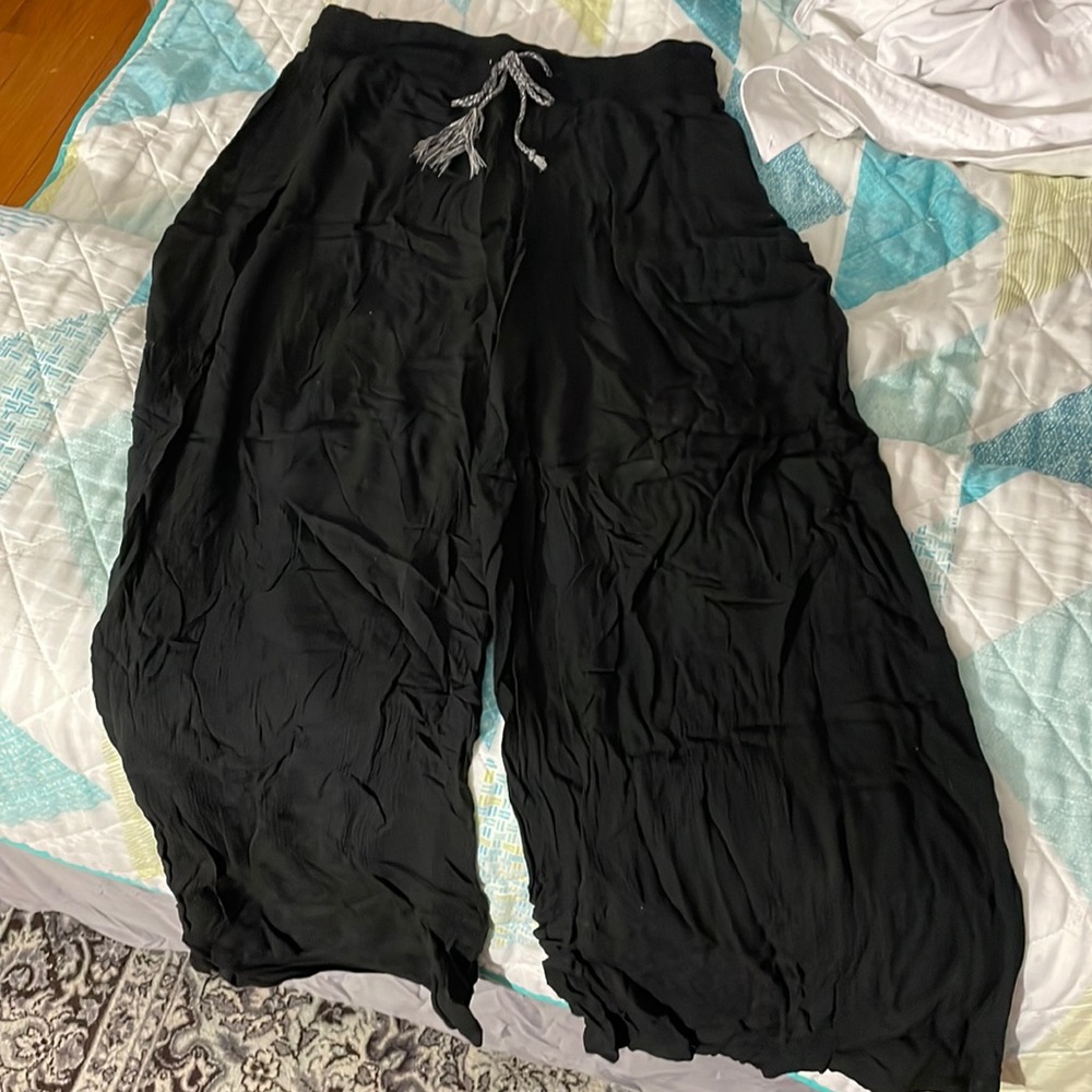 Wide legged pants